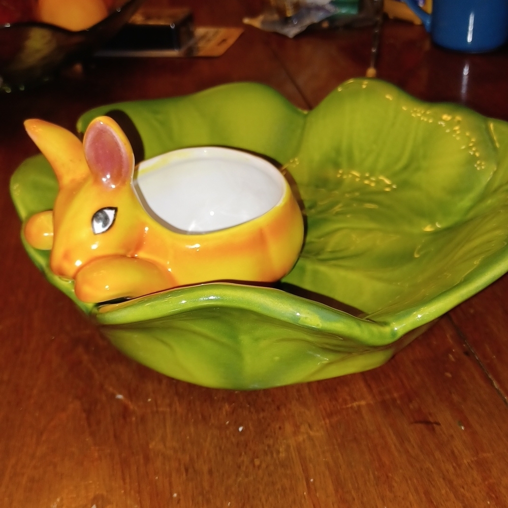 Shawnee Mid Century ceramic bunny dip dish and leaf dish
